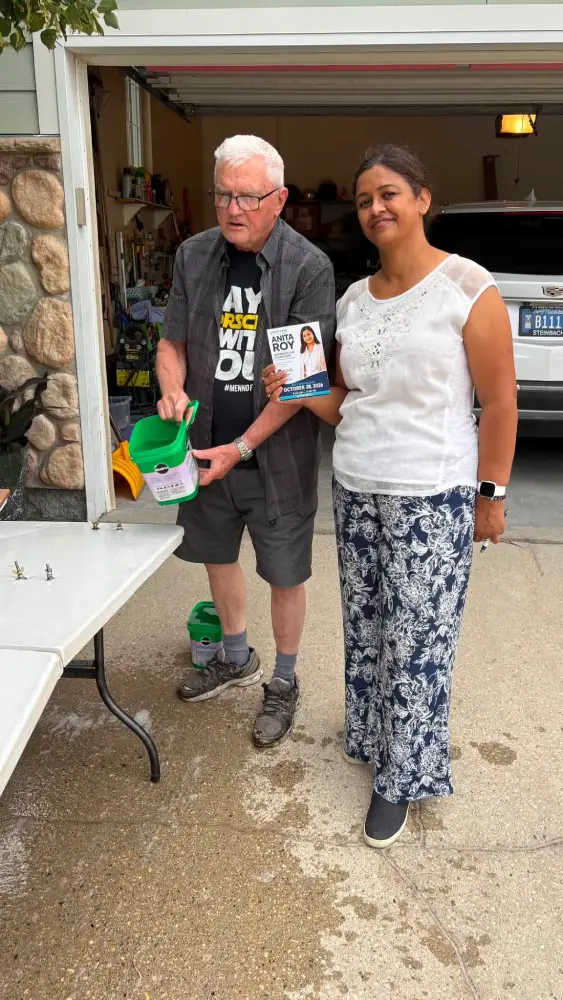 anita-roy-thanks-community-volunteers-sid-breakfast-run